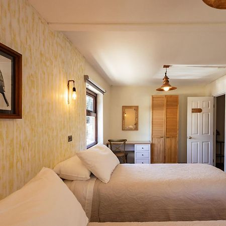 Abriga Bed And Breakfast Coyhaique Exterior photo