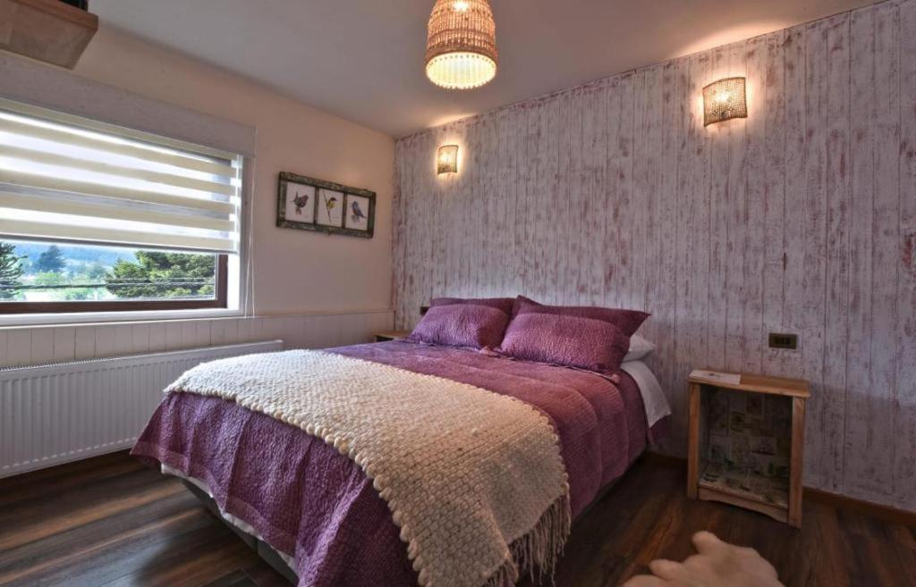Abriga Bed And Breakfast Coyhaique Exterior photo
