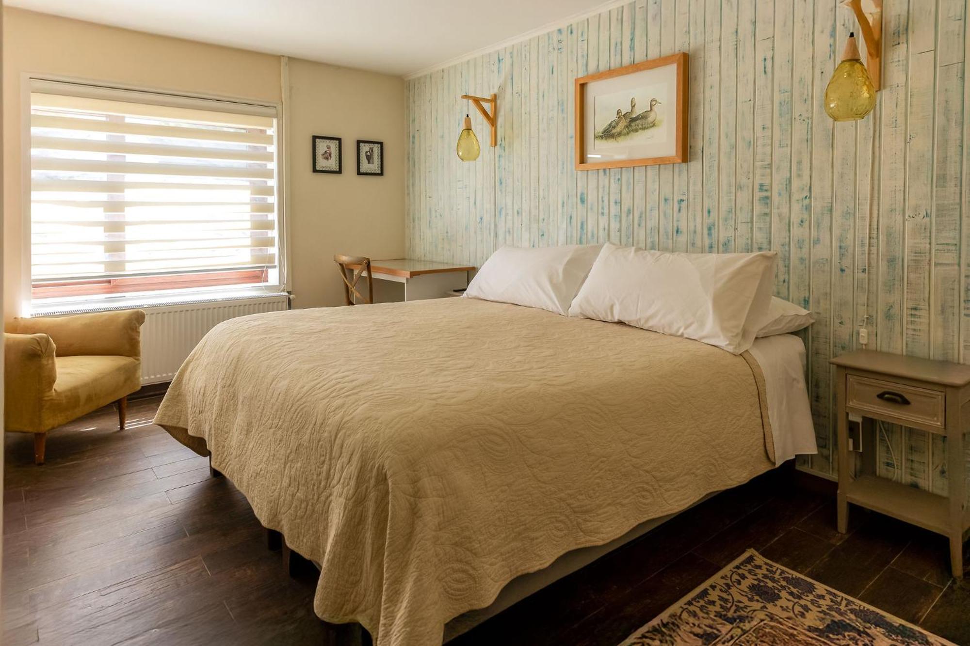 Abriga Bed And Breakfast Coyhaique Exterior photo